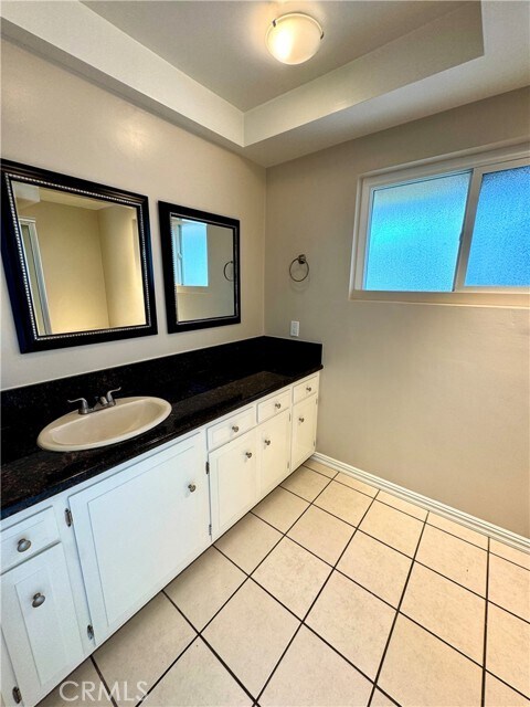 Building Photo - 2319 La Sierra Way