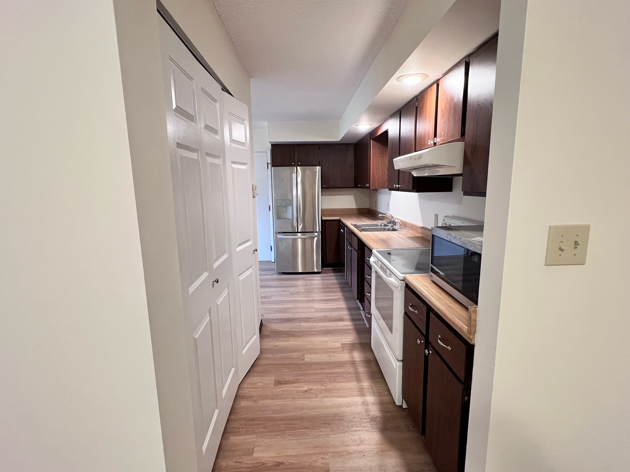 Building Photo - 2309 Melrose Dr