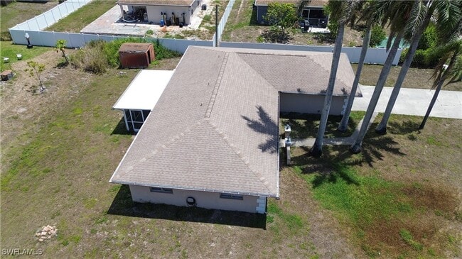 Building Photo - 8109 Sanibel Blvd