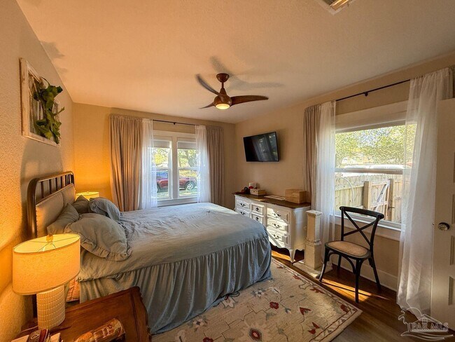 Building Photo - 224 N M St