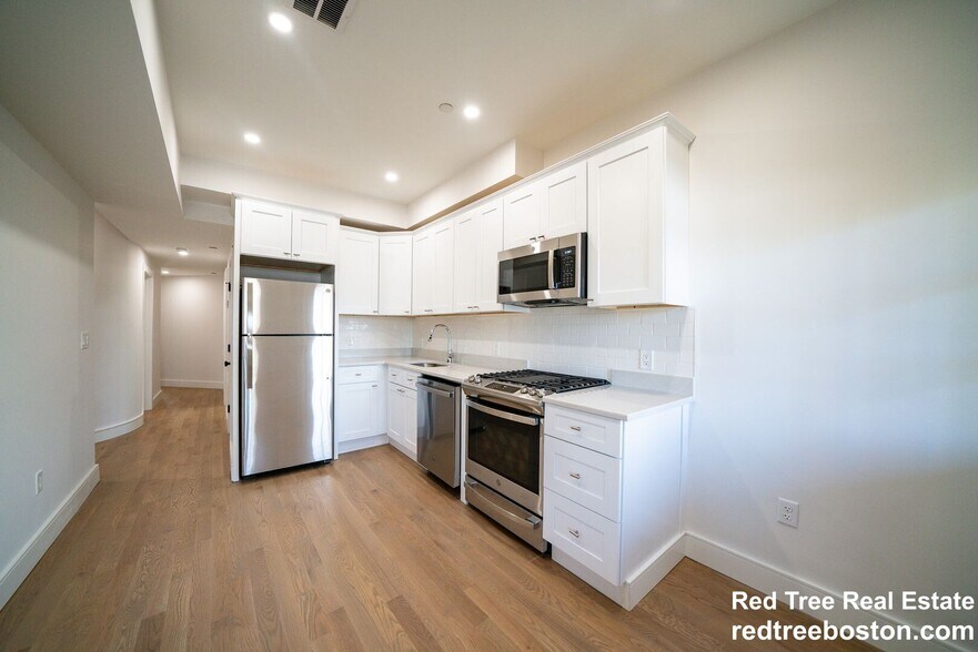 Building Photo - 37 Calumet St