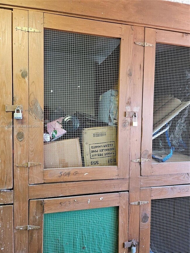 Building Photo - 330 SE 2nd St