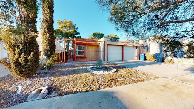 Primary Photo - 909 Tepic Dr