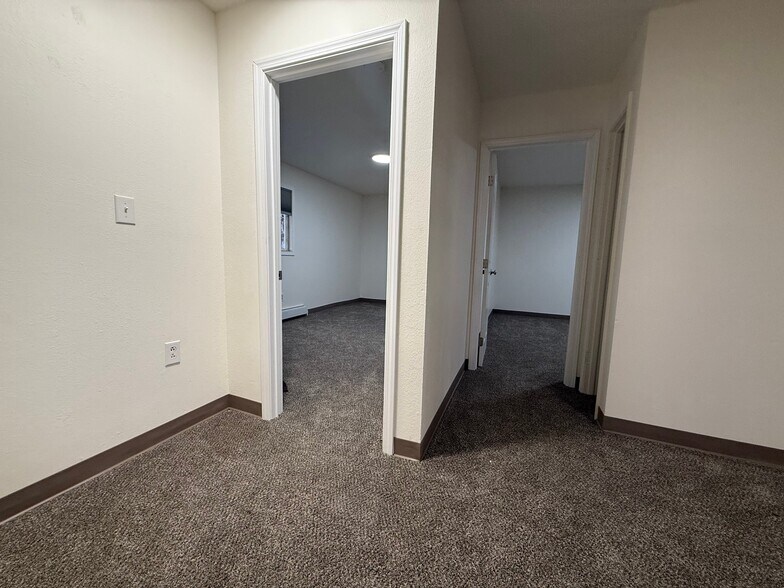 Building Photo - 749 Fischer Ave