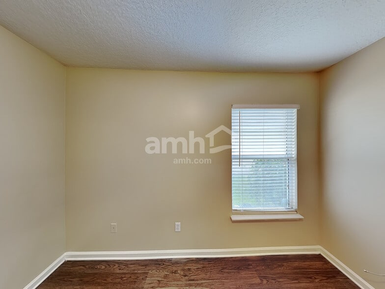 Building Photo - 2559 Coachman Lakes Dr