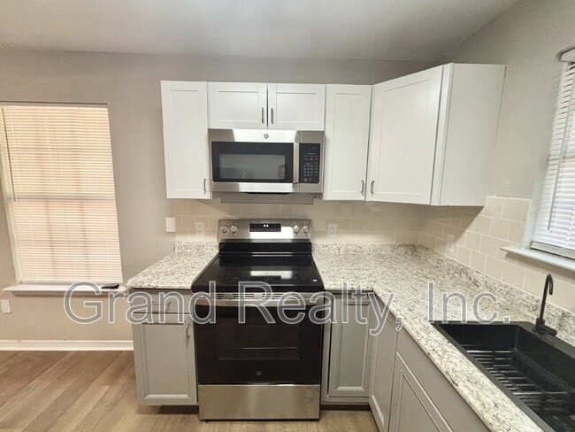 Building Photo - 4520 Limit St