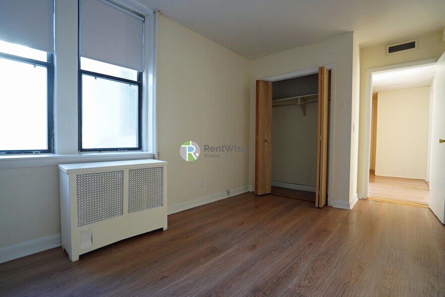 Building Photo - 1131 Commonwealth Ave