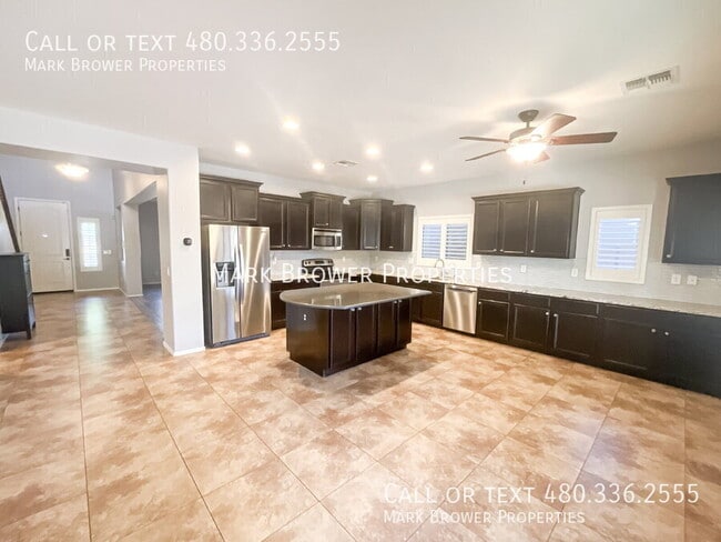 Building Photo - 724 W Dragon Tree Ave