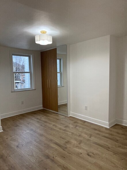 Building Photo - 1505 Boyle St