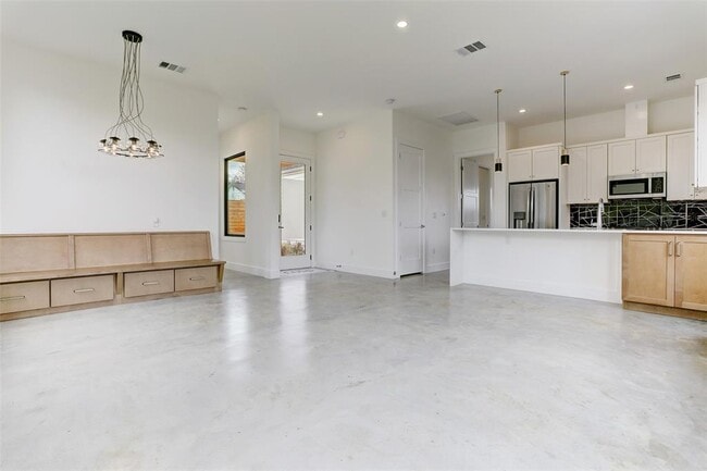 Building Photo - 4403 Hank Ave