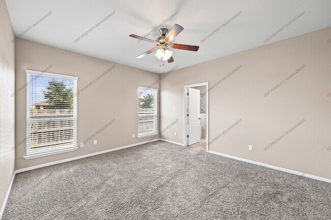 Building Photo - 3 Bedroom- 2 Bathroom in Hills of Westwood