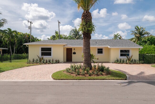 Building Photo - 374 Linda Ln