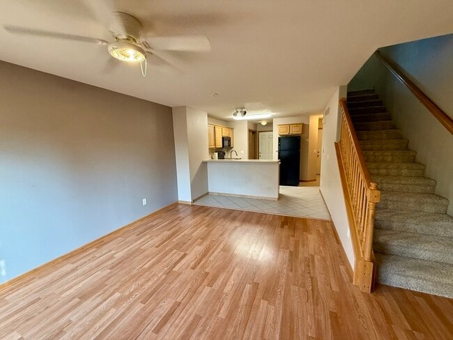 Building Photo - 721 Broderick Dr NE