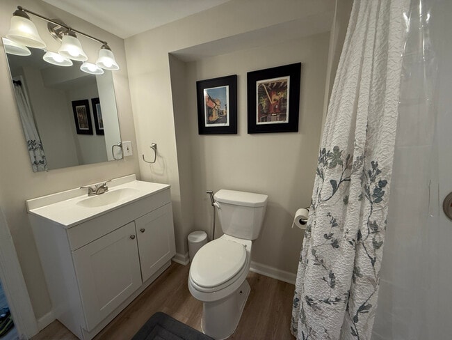 Building Photo - 1629 Searles Rd