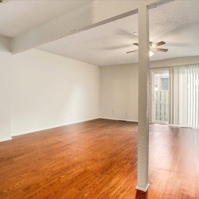 Building Photo - 3305 Bridge Manor Dr