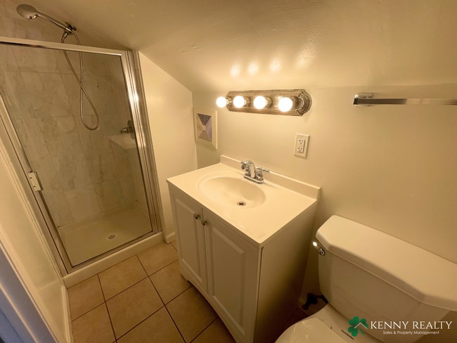 Building Photo - Two Bedroom Home in San Francisco, Bonus R...