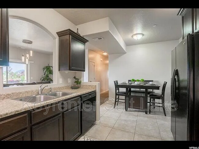 Building Photo - 203 Jordan Ridge Boulevard