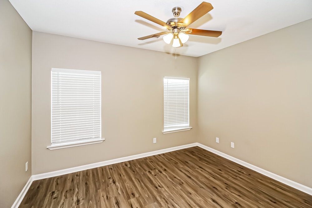 Building Photo - 9864 White Poplar Dr