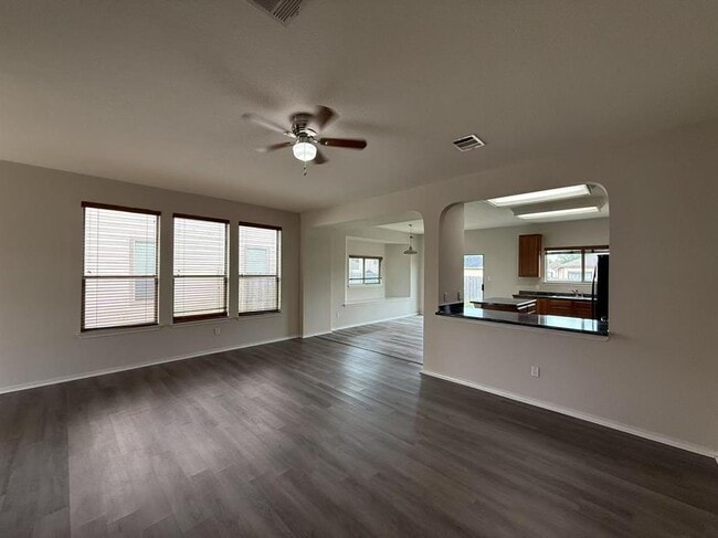 Building Photo - 1722 E Mesa Park Dr