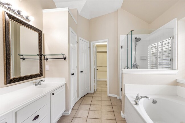 Building Photo - 8013 Springmoss Dr