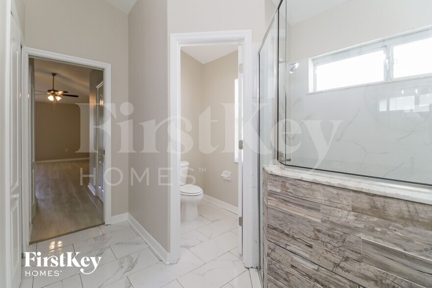 Building Photo - 18356 Cypress Bay Pkwy