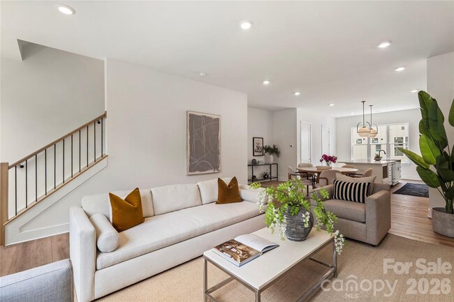 Building Photo - 3405 Holabird Ln