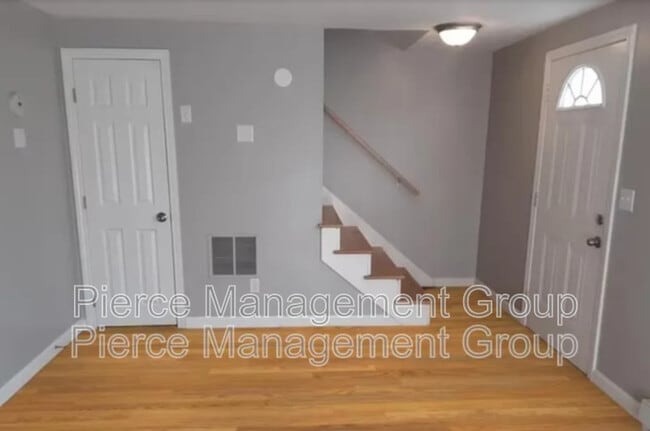 Building Photo - 9 Bayberry Ln