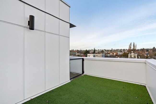 Interior Photo - Carrick