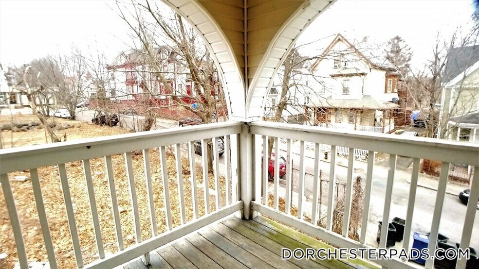 Building Photo - 3 Sunderland St