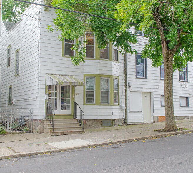 Primary Photo - 106 2nd Ave