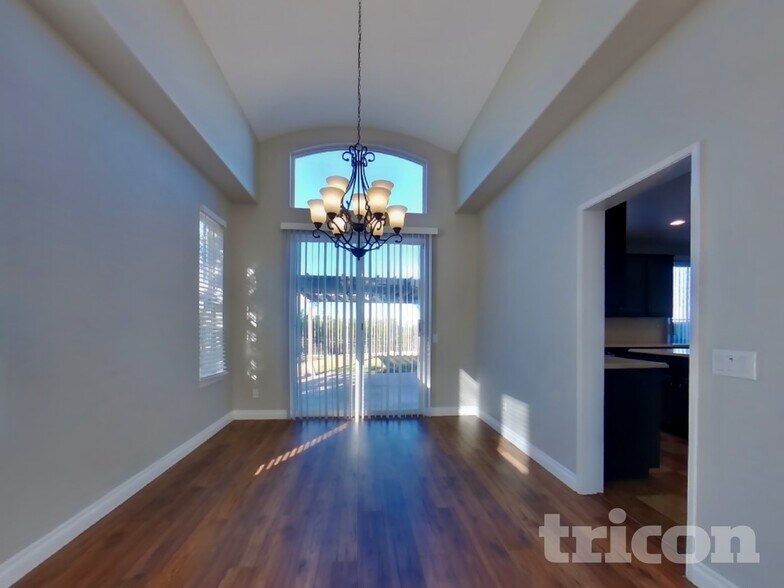 Building Photo - 5 Corte Madera