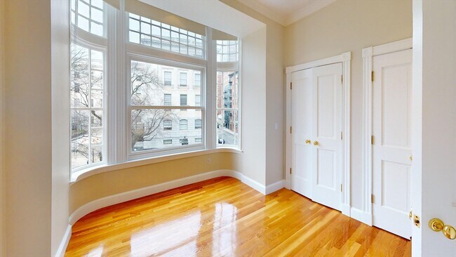 Building Photo - 22 Beacon St