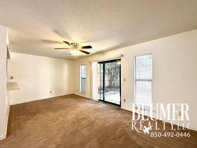 Building Photo - 2 Bedroom 2.5 Bath Townhome Near Perdido Key
