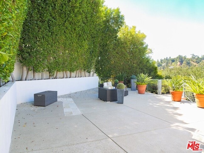 Building Photo - 9422 Readcrest Dr
