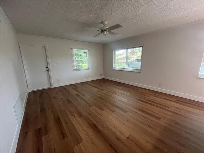 Building Photo - 418 Durrance St