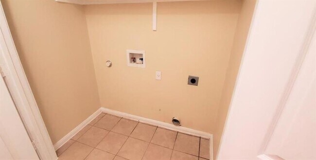 Building Photo - 1408 Bergin Ct