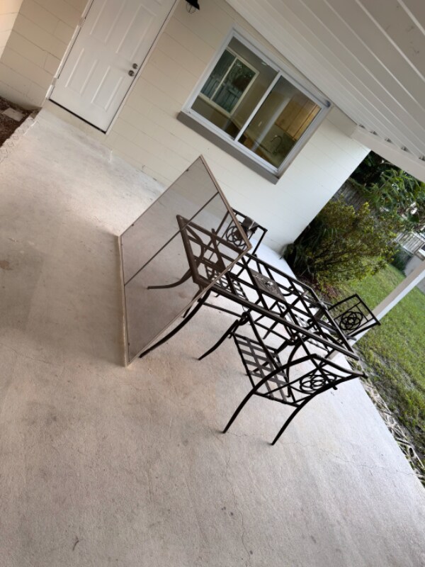 Building Photo - 562 Hartley Pl