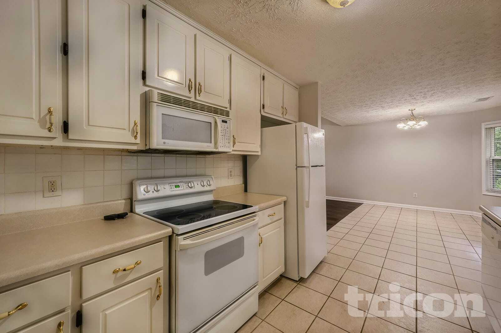 Building Photo - 1374 Lake Dow Rd