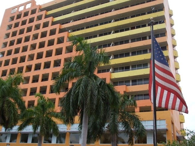 Primary Photo - Palm Center