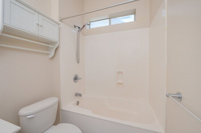 Building Photo - Lovely 3 Bedroom in the Heart of Niceville!