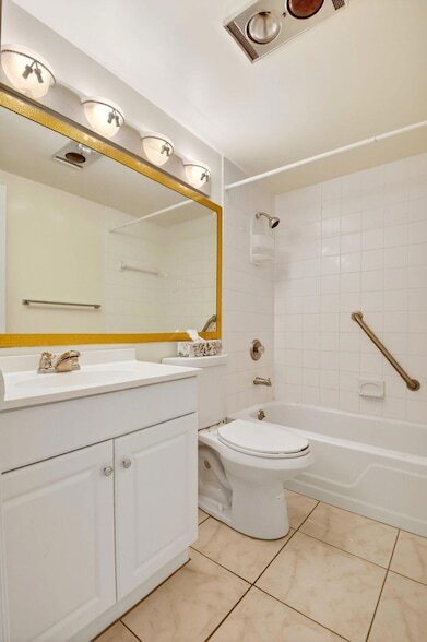 Building Photo - 46 Waltham B