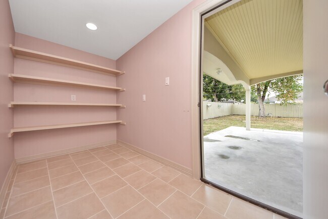 Building Photo - 5326 Heatherbrook Dr