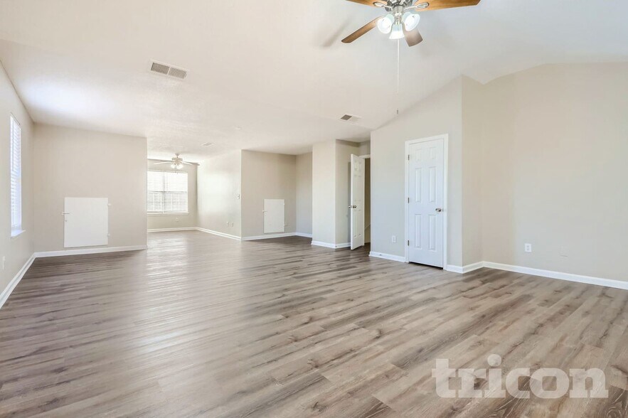 Building Photo - 589 Lakewater View Dr