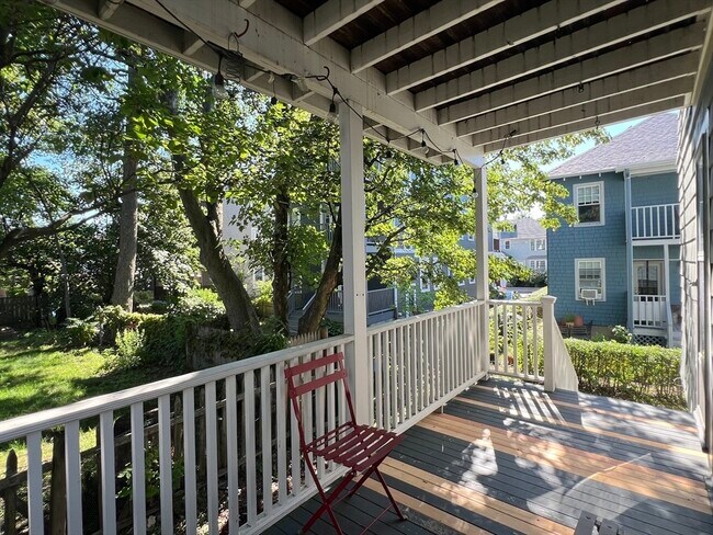 Building Photo - 110 Vassal Ln