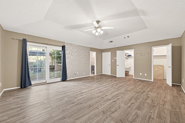 Building Photo - 13702 Ella Lee Ln