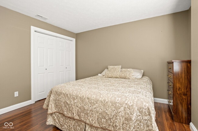 Building Photo - 4530 Village Ct