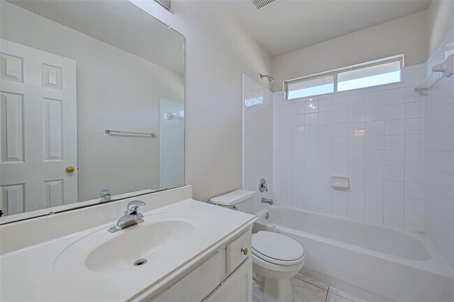 Building Photo - 1606 Maryvale Dr