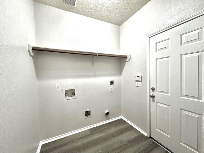 Building Photo - 1211 Satillo Ln