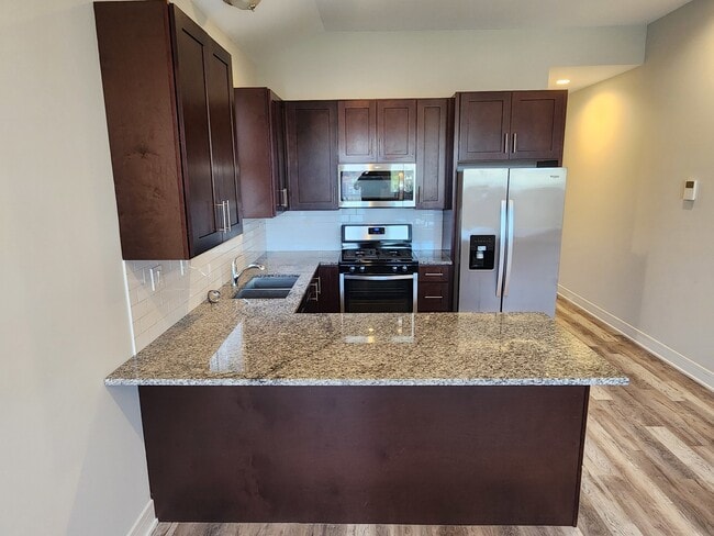 Building Photo - 6337 S Ellis Ave