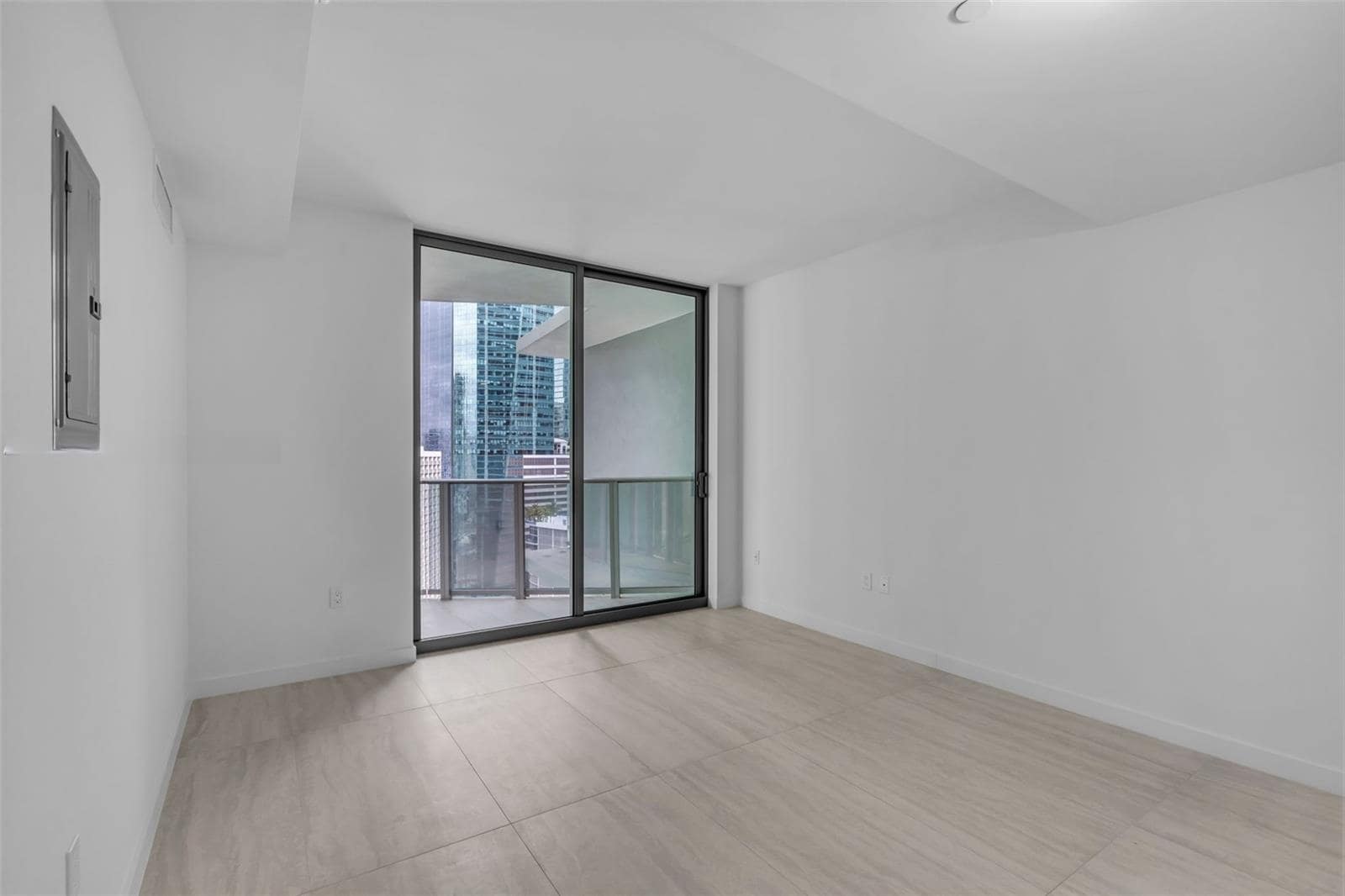 Building Photo - 77 SE 5th St